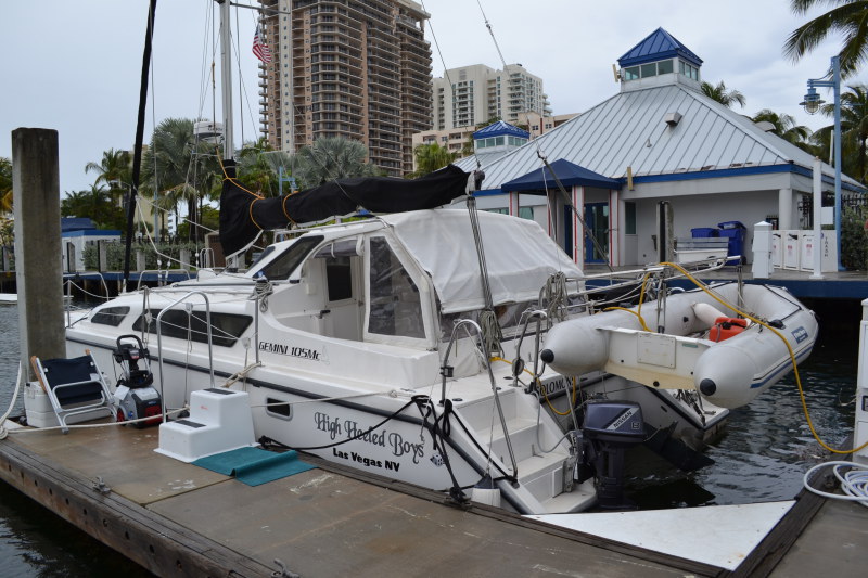 Used Sail Catamaran for Sale 2001 Gemini 105Mc Boat Highlights